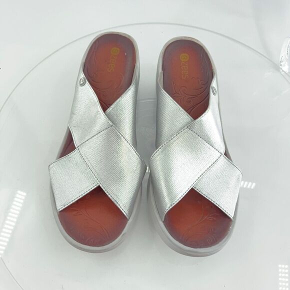 Bzees Women's Desire Sandals 11 Wedge Heel Slip On Silver Textile Casual Comfy - Picture 5 of 14